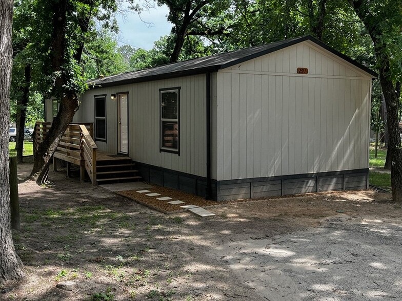 Building Photo - 291 Private Rd 6420