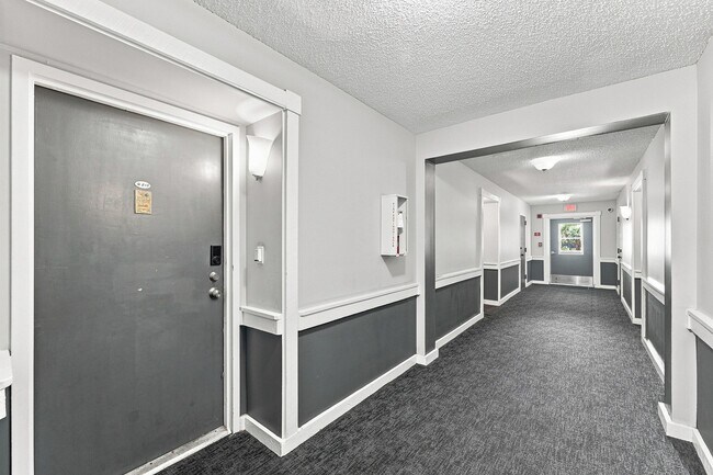 Building Photo - 3101 Oakland Shores Dr