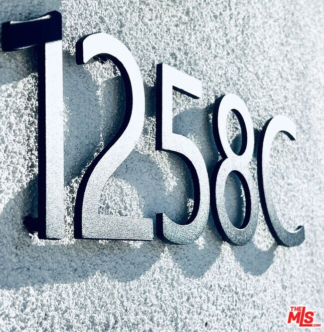 Building Photo - 1258 Mariposa St