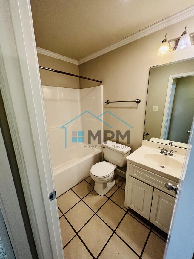 Building Photo - 1114 Otis St