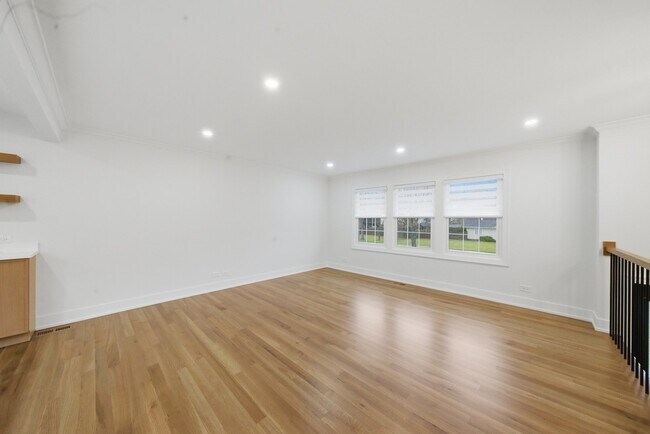 Building Photo - 2S245 Mayfield Ln