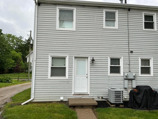 Building Photo - 202 N 11th St