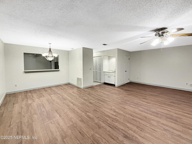 Building Photo - 10879 Cabbage Pond Ct