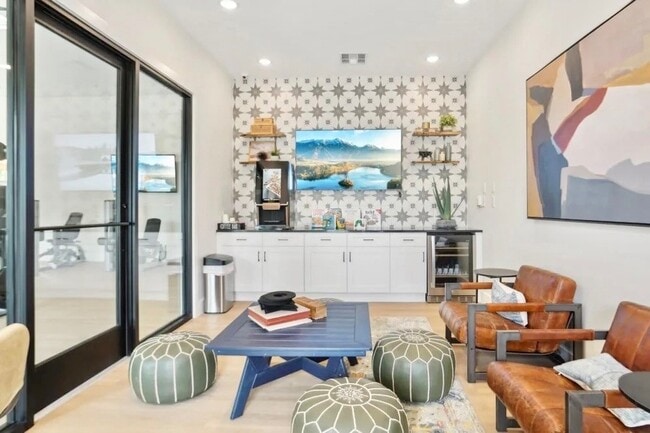 Building Photo - 8509 Shoreham