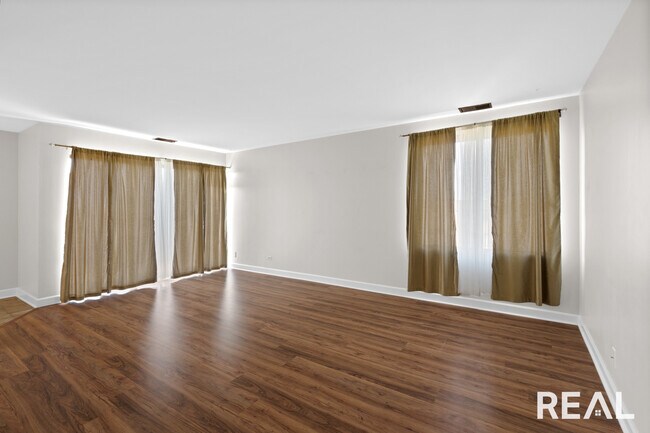 Building Photo - 425 Walnut Creek Rd