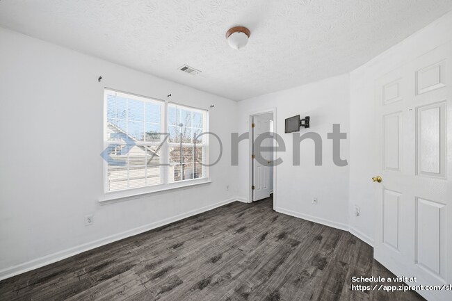 Building Photo - 122 Swanee Ln