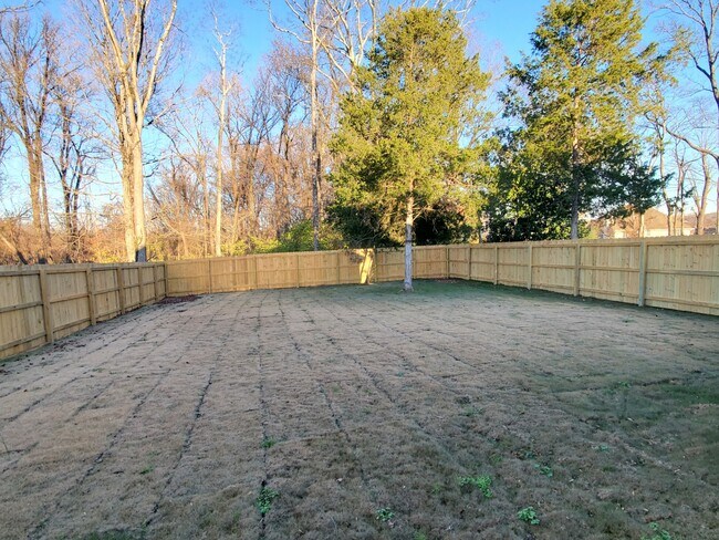 Building Photo - 220 Hermitage Point Dr