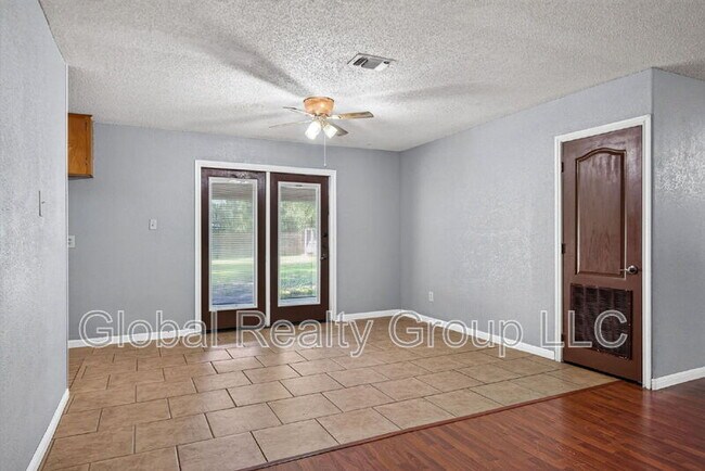 Building Photo - 138 Bobolink Dr
