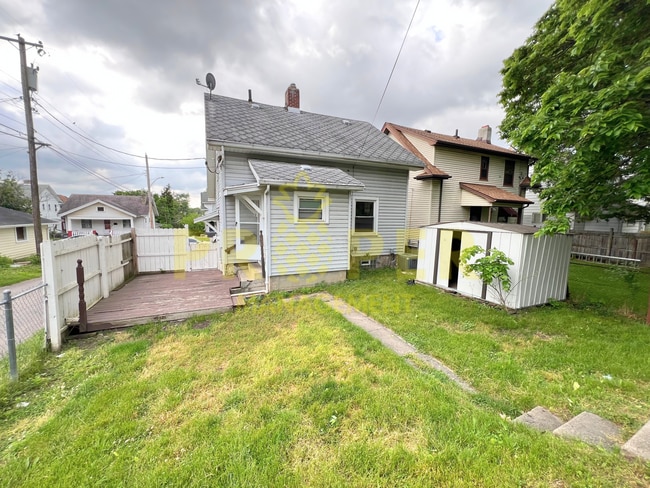 Building Photo - 2 bedrooms 1 bathroom house