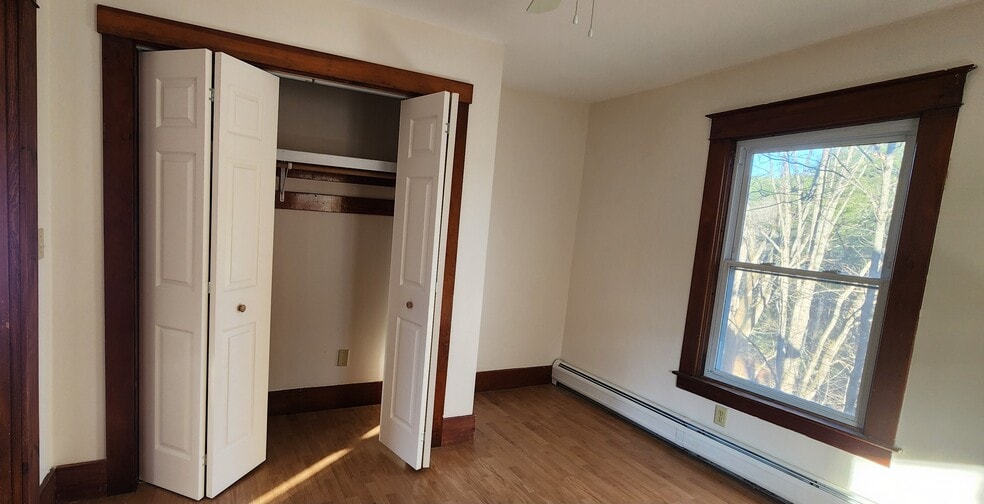 Bedroom 1 - 27 Orient St