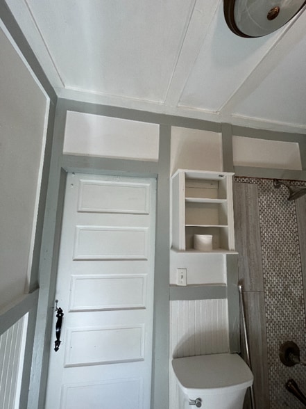 Building Photo - 3534 Haines Rd N