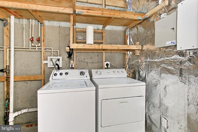 Building Photo - 5054 Grimm Dr