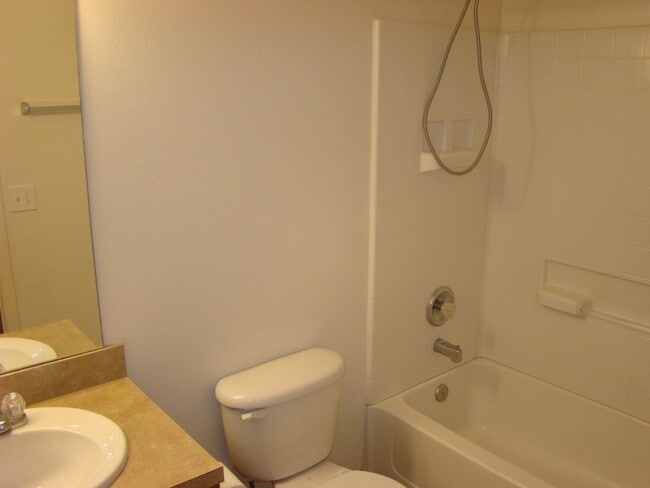 Building Photo - 23855 Pebworth Pl