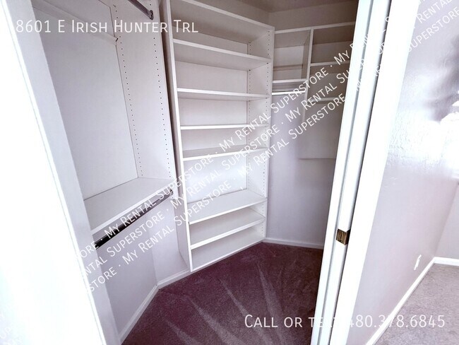 Building Photo - 8601 E Irish Hunter Trail