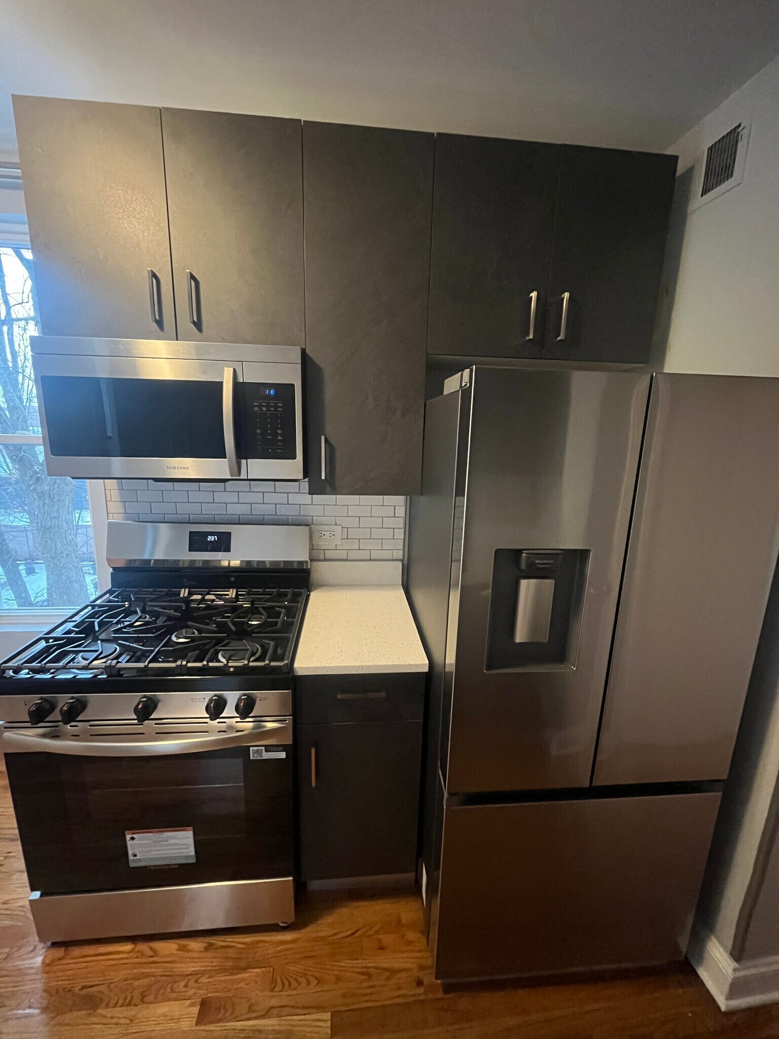 Kicthen Applicances - 6444 S Dorchester Ave