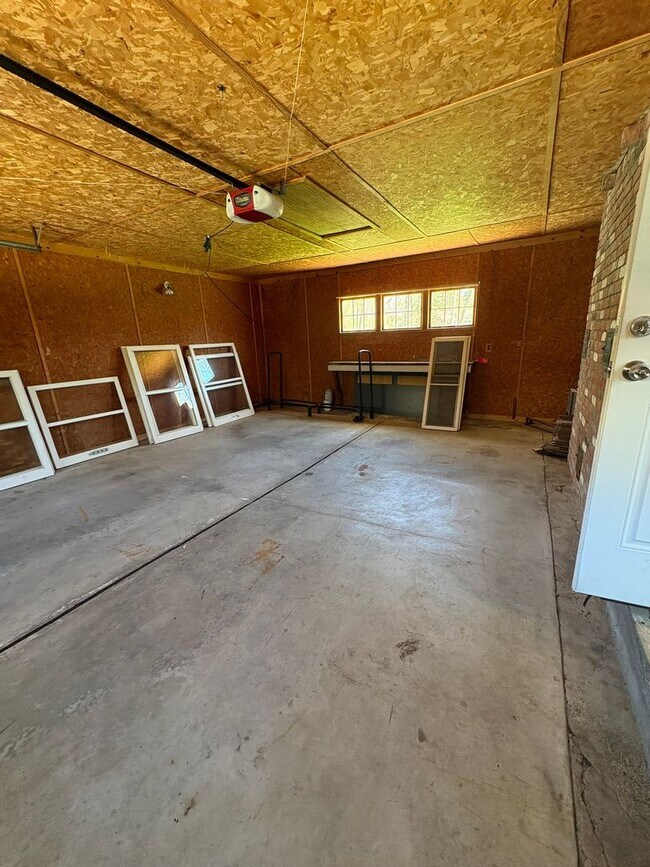 Building Photo - 24975 Franklin Park Dr