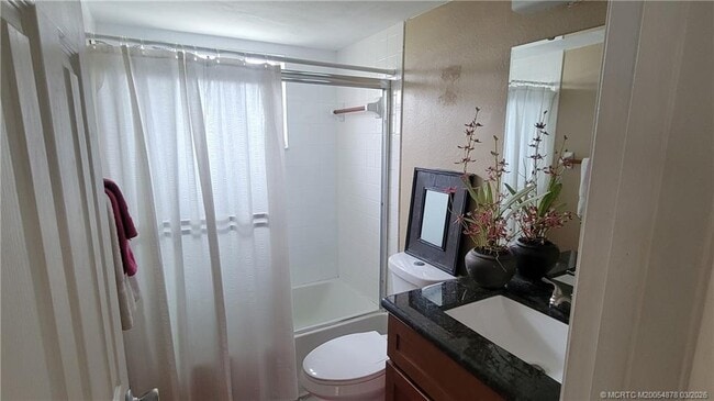 Building Photo - 1524 SE Royal Green Cir