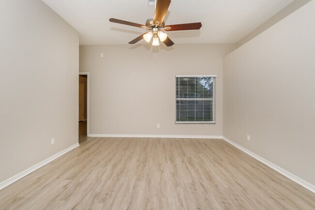 Building Photo - 5660 Paddock Trail Dr