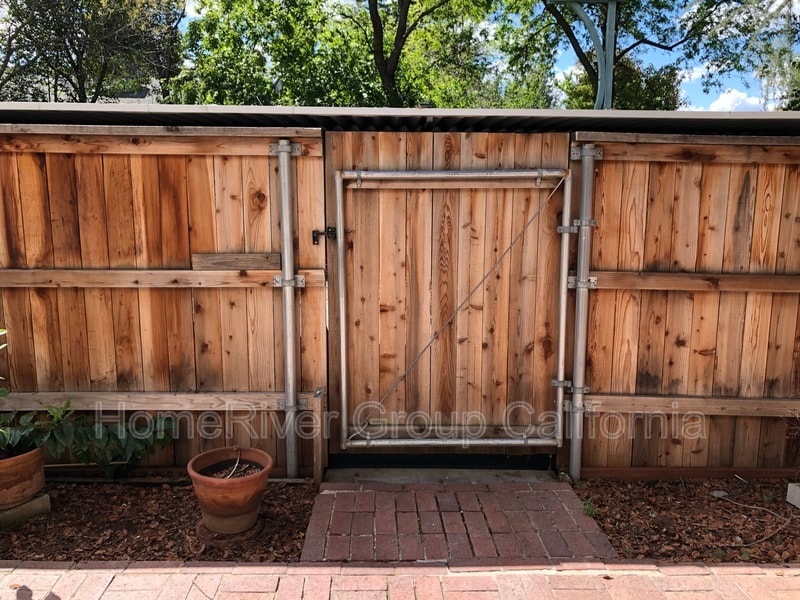 Building Photo - 3933 Oak Villa Cir