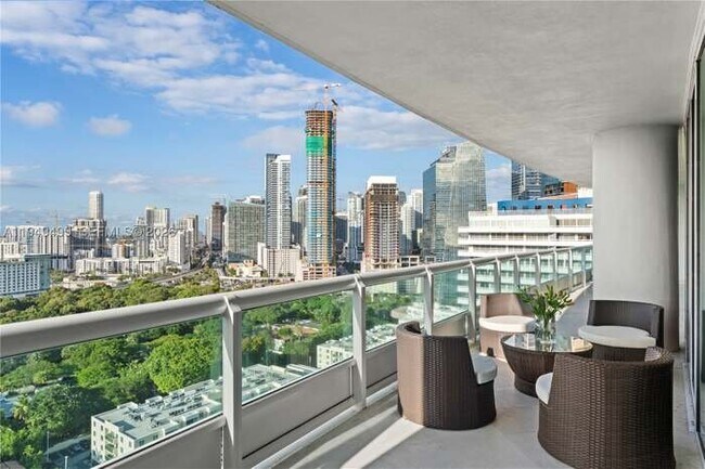 Building Photo - 1643 Brickell Ave