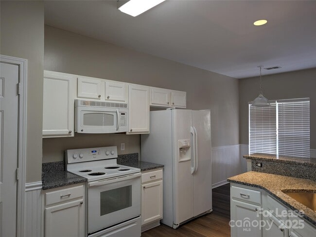Building Photo - 175 Devon Forrest Dr