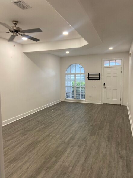 Building Photo - 11611 Highbury Way