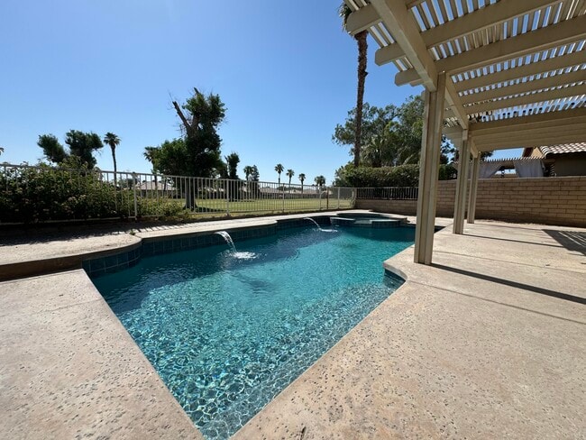 Primary Photo - 49590 Lincoln Dr