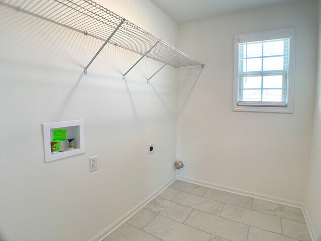 Building Photo - 987 E Creek Coyote Trl
