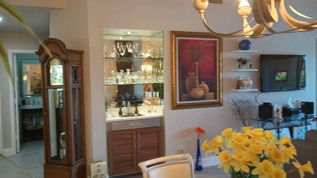 Building Photo - 1950 W Crown Pointe Blvd