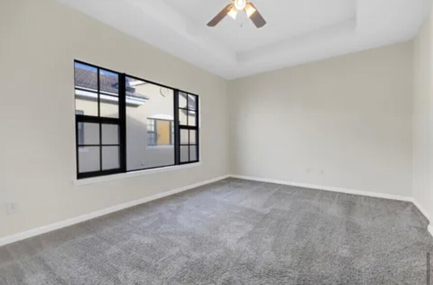 Building Photo - 145 Calle El Jardin