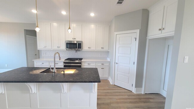 Building Photo - 15104 Angus Ct