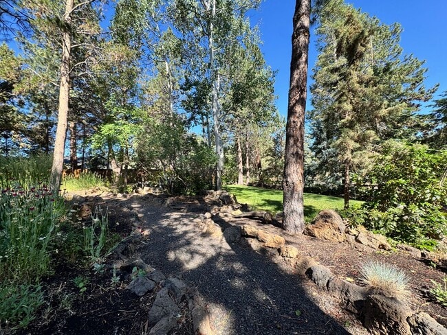 Building Photo - FOR RENT: FURNISHED LONG-TERM EXTREMELY CO...