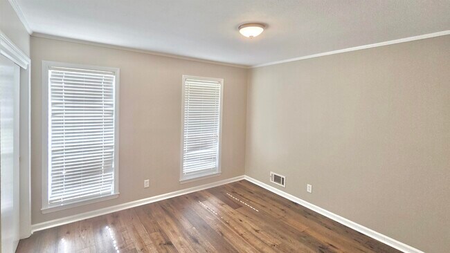 Building Photo - 3068 S Mendenhall Rd