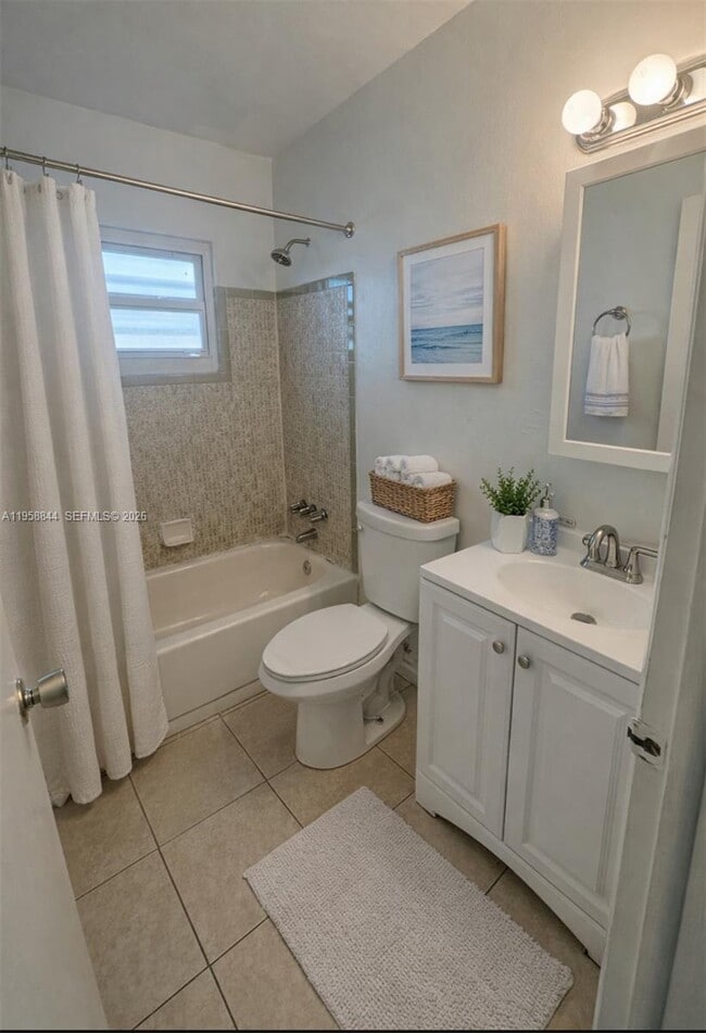 Building Photo - 2220 SW 46th Ct