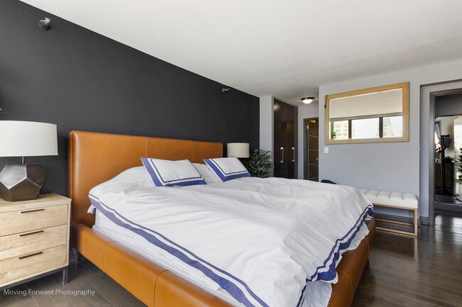 Building Photo - 10 E Ontario St