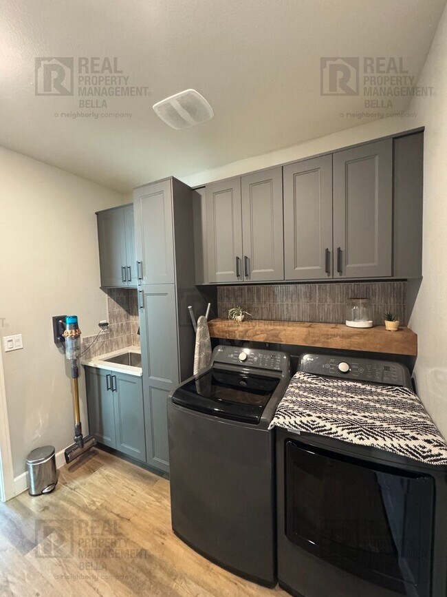 Building Photo - Stunning Menifee Retreat with Dream Kitchen, Spa-Like Primary Suite & Resort-Style Amenities