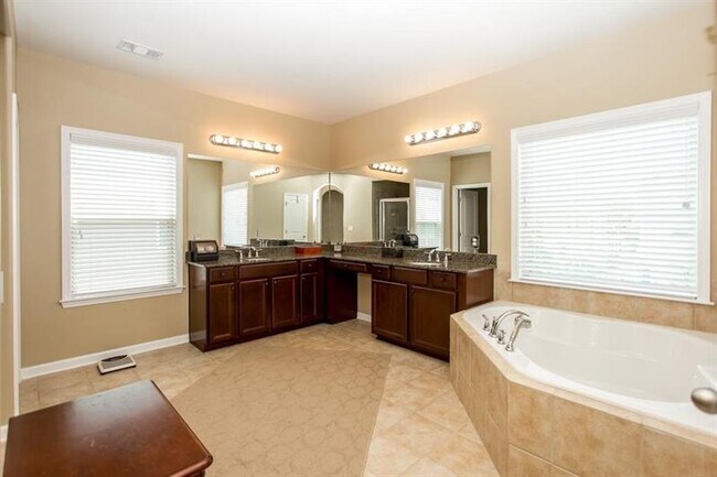 Building Photo - 934 Urban Ash Ct