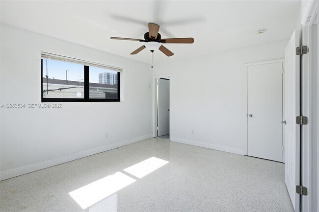 Building Photo - 2625 SW 29th Ave