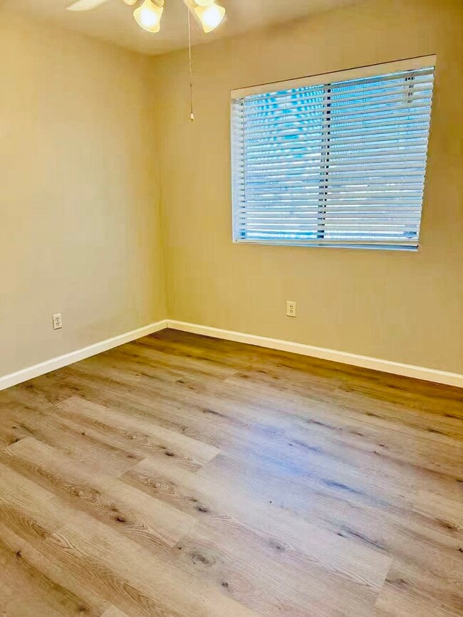 Building Photo - 2403 Chimneystone Cir