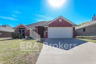 Building Photo - 2013 Drawbridge Dr