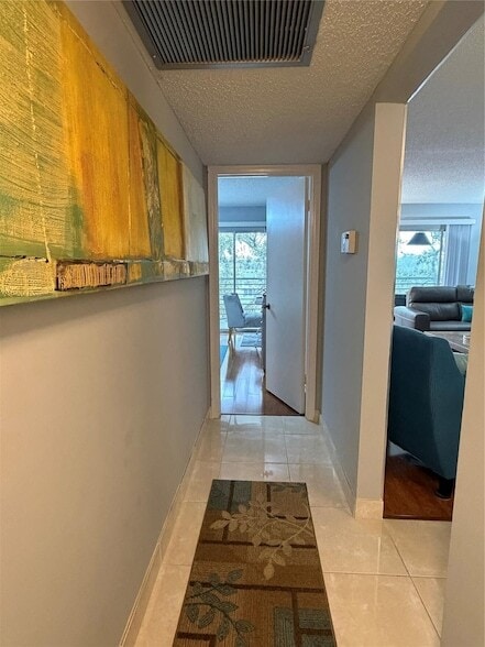 Building Photo - 2304 Lucaya Ln