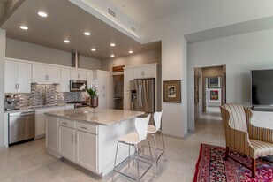 Building Photo - 221 W 2nd St