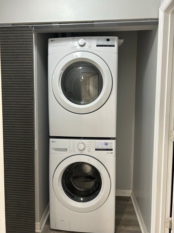 Building Photo - 2369 Walton Cir