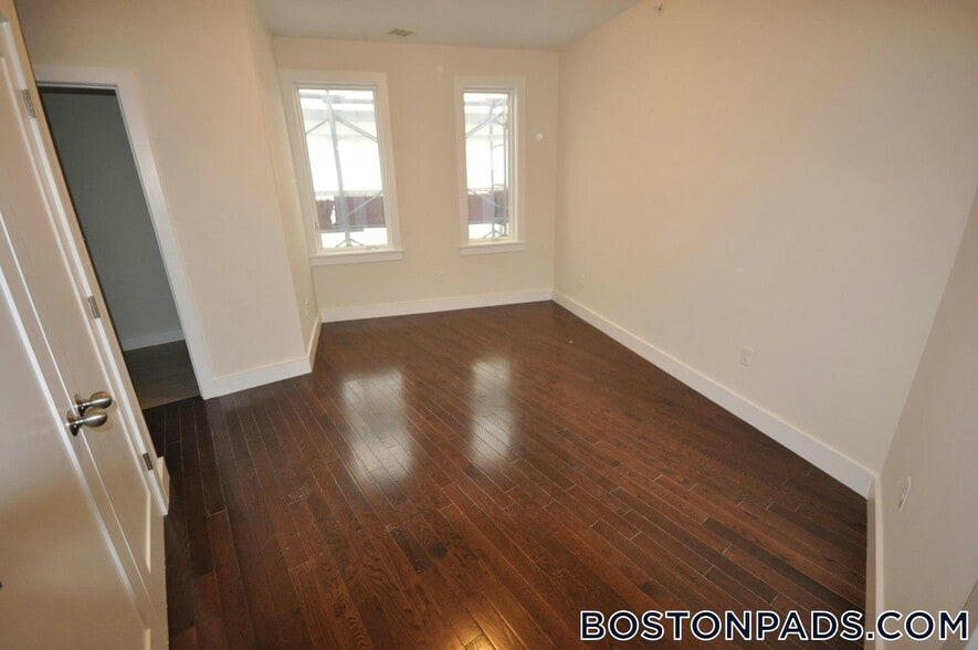 Building Photo - 20 Sussex St