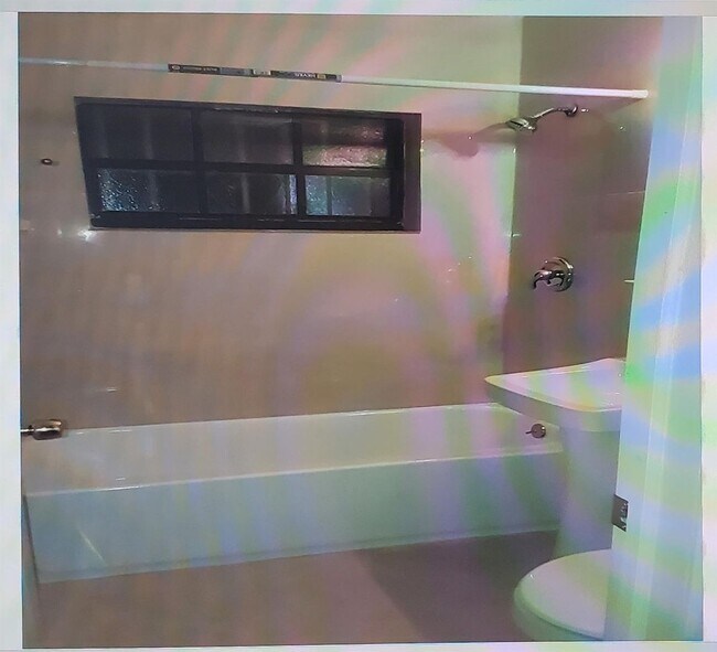 Building Photo - 930 NE 160th St