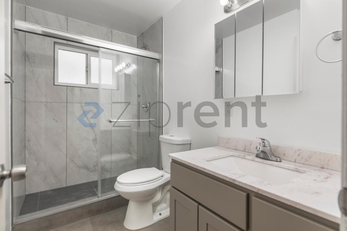 Building Photo - 1391 Vía Dondera