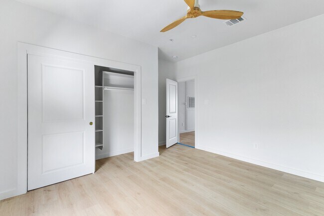 Building Photo - 1325 35th St