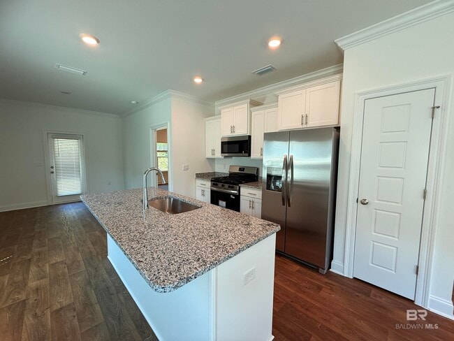Building Photo - 32694 Revere Dr