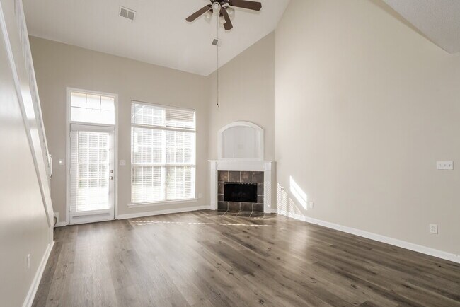 Building Photo - 4623 Tulip Bend Dr