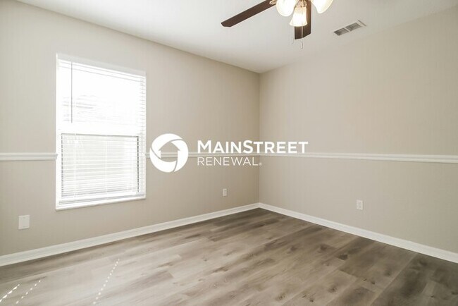 Building Photo - 3 Bedroom Pet-Friendly Home in MINNEOLA, FL with Main Street Renewal